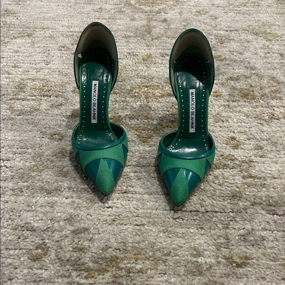 Very rare Manolo Blahnik Teal Heels
